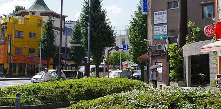入谷駅2番出口を出ます